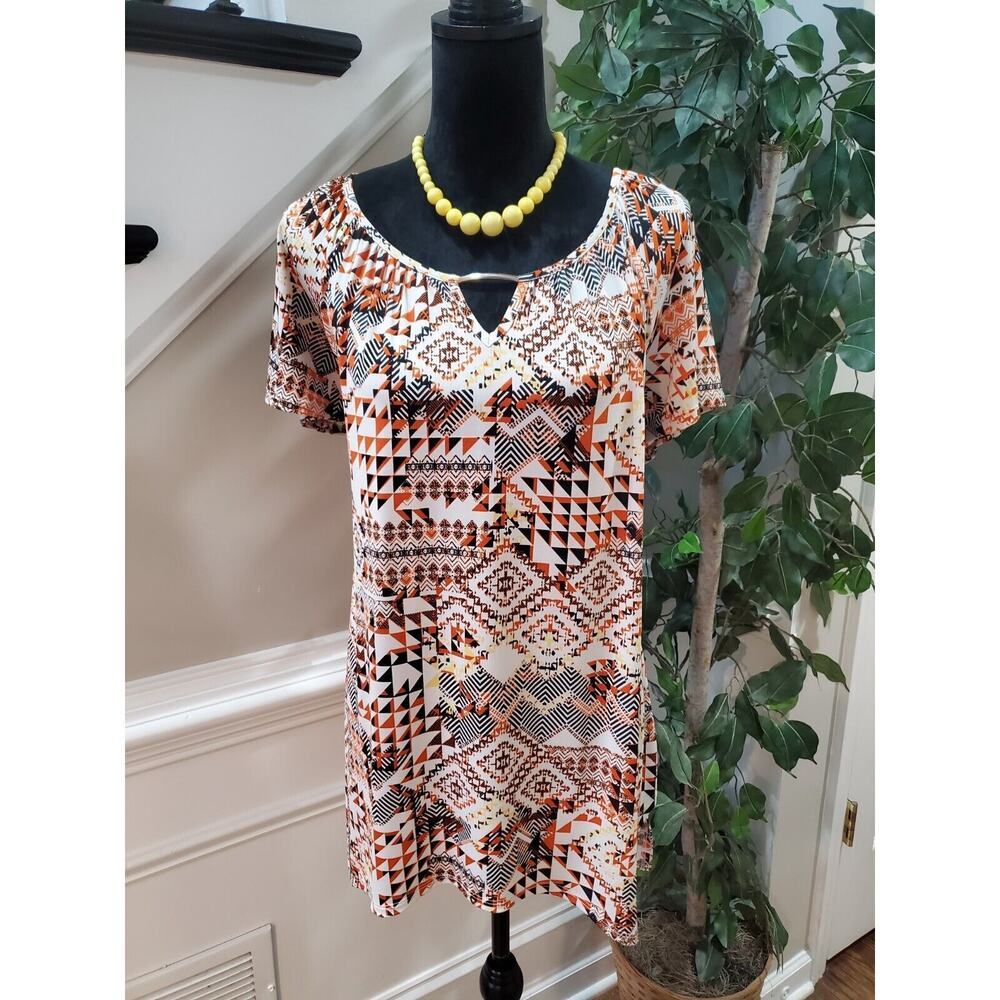 Cato Women's Multi GeoPrint Polyester Round Neck Short Sleeve Top Blouse 14/16